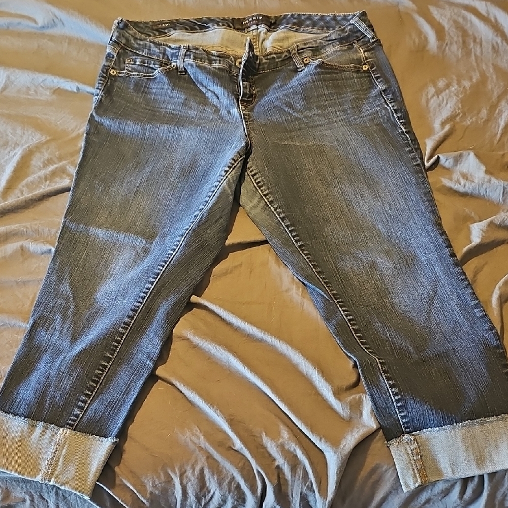 Blue Cropped Ankle Jeans with Distressed Details